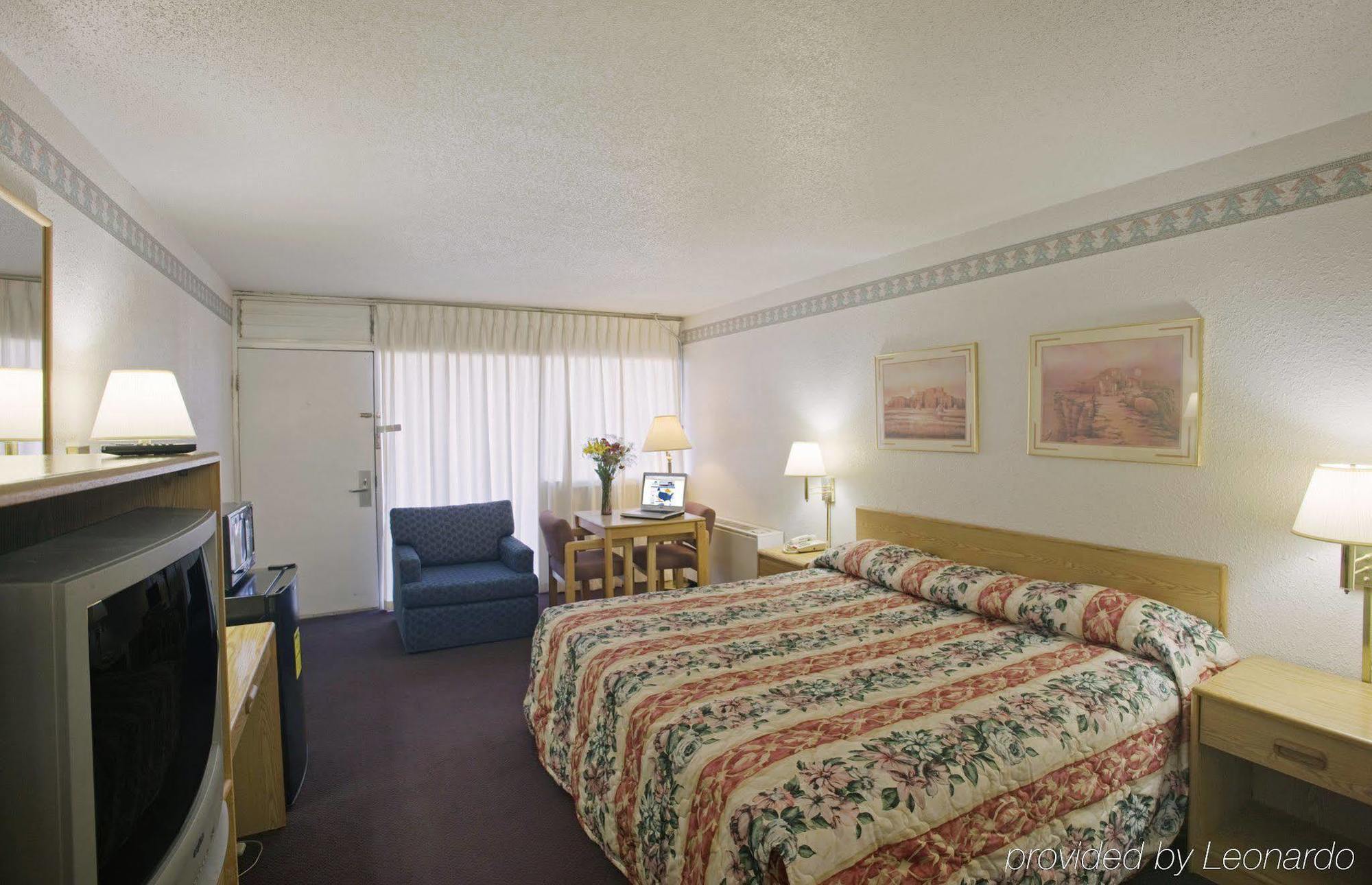 Econo Lodge Carlsbad Habitación foto