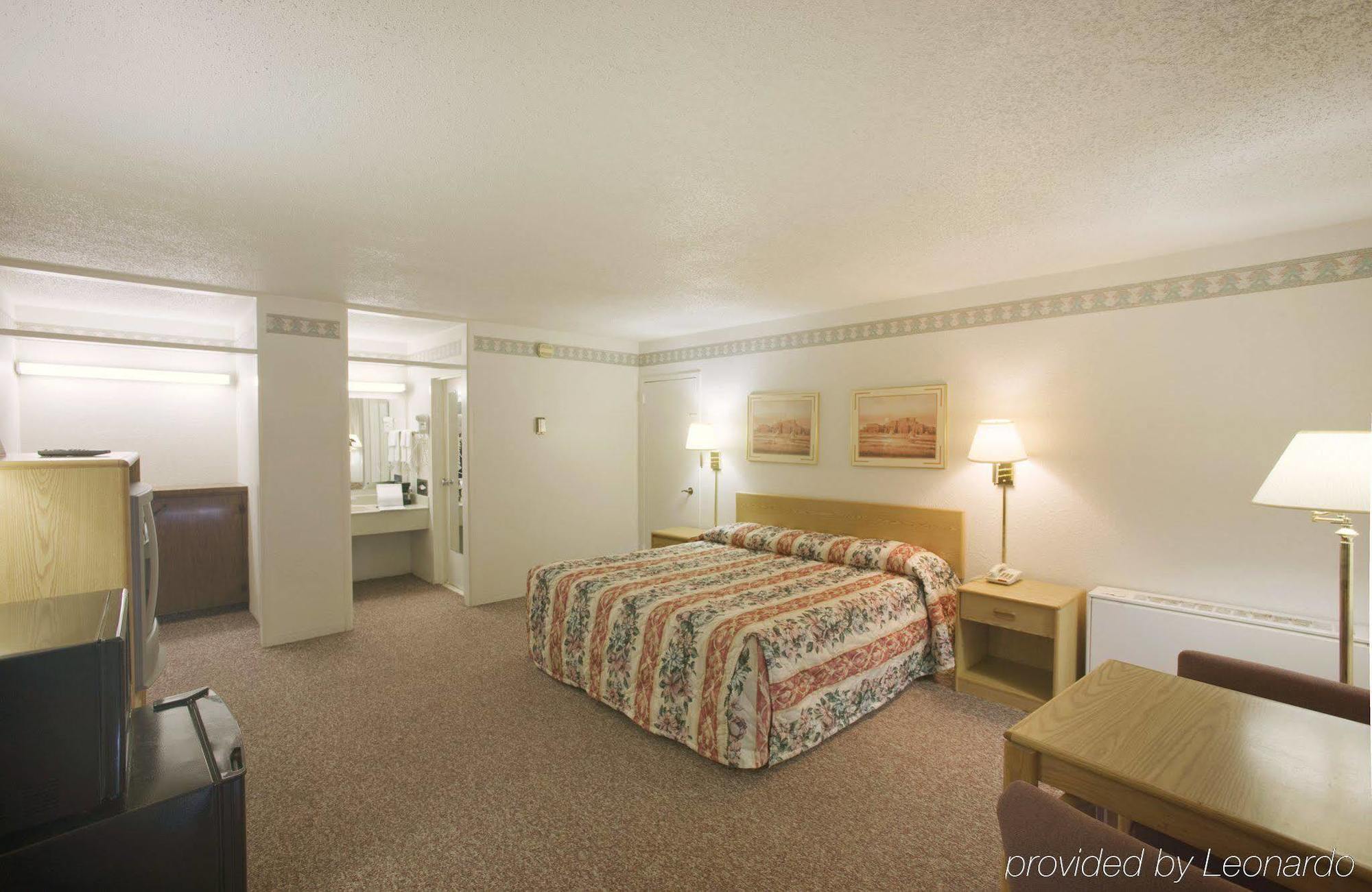 Econo Lodge Carlsbad Habitación foto
